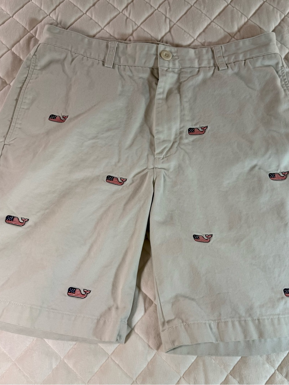Vineyard Vines Men's American Flag Whale Embroidered Breaker Shorts Stone Sz 32